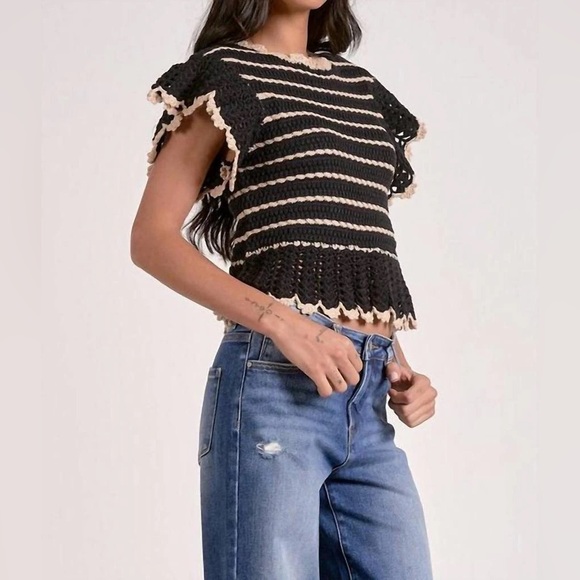 ELAN Black & Natural Striped Crochet Ruffle Sleeve Top - NWT - Picture 2 of 15